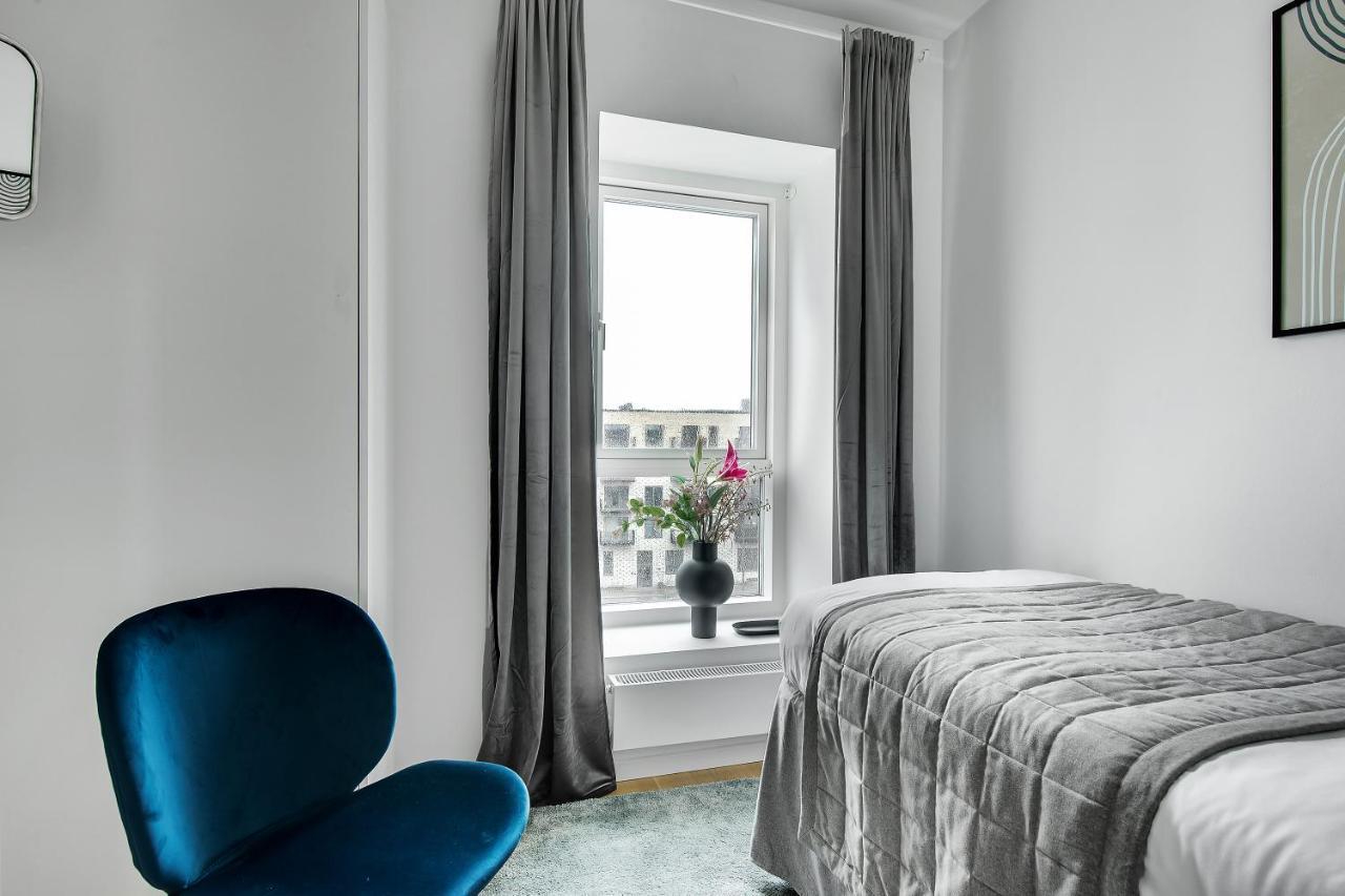 Apartment Sanders Arena - Inviting Three-bedroom Close To Metro Station