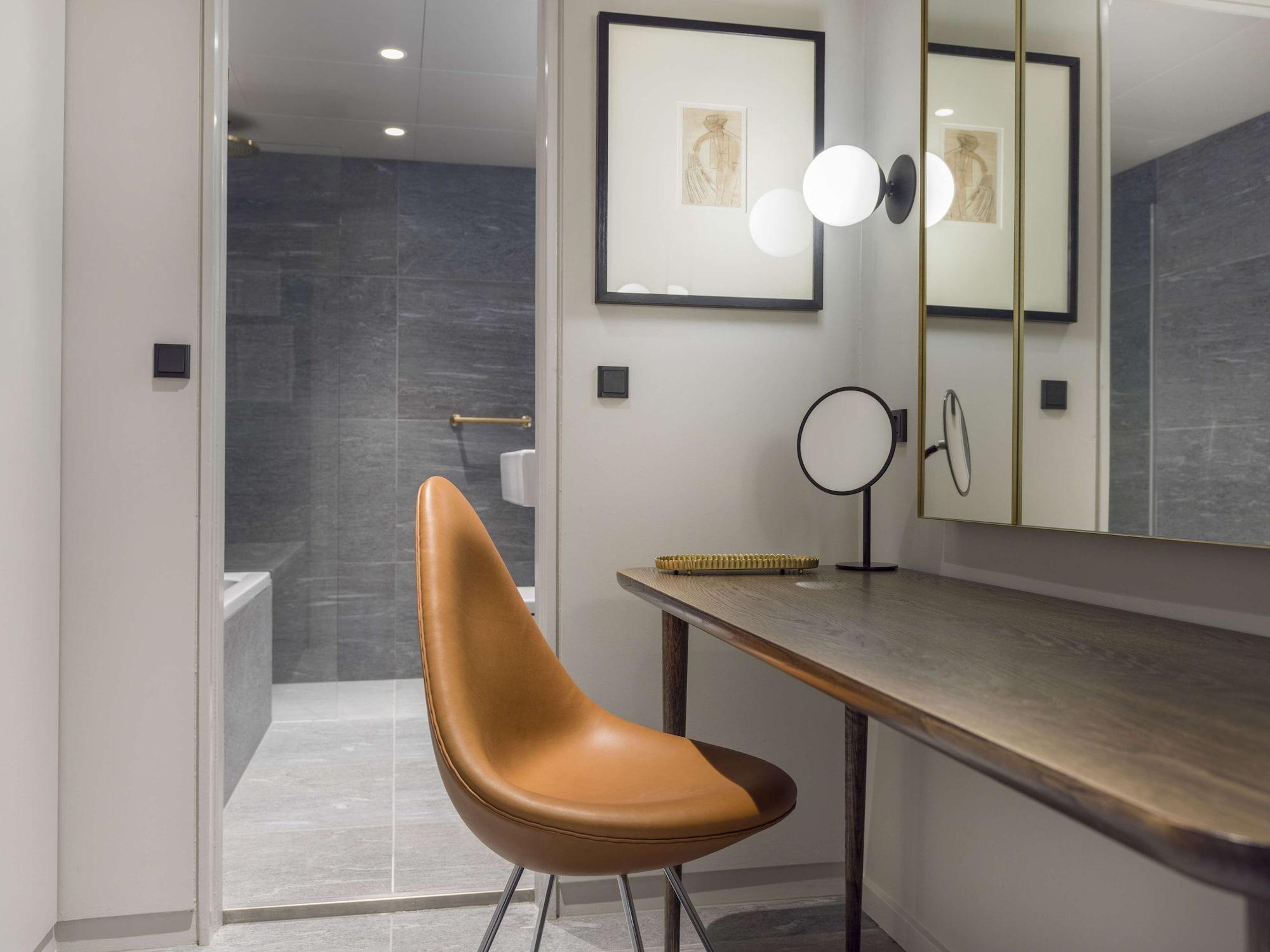 Radisson Collection Royal Hotel, 5*