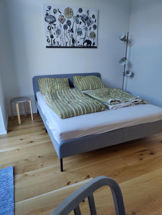 Beautiful Apartment In Hip Area Close To The Beach *