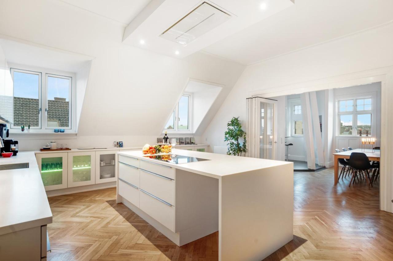Lejlighed 250 Sqm Smack Bang In The Center Of København