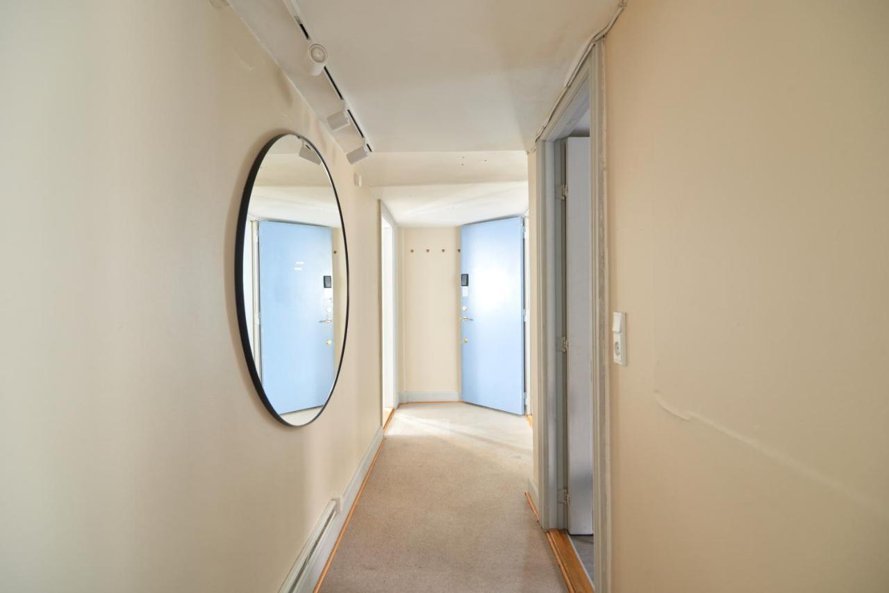 Stylish With Balcony In The Heart Of Apartamento