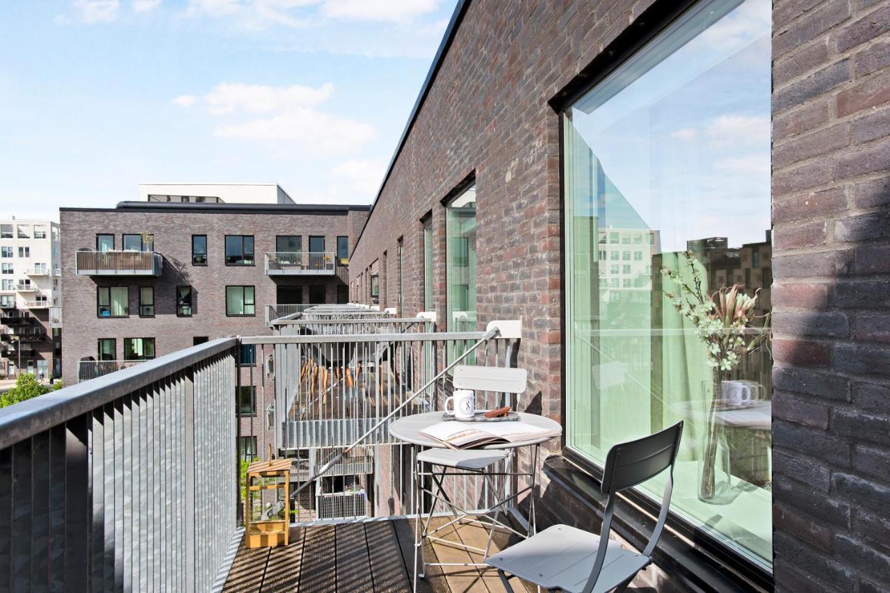 Sanders Arena - Adorable Two-bedroom Close To Metro Station