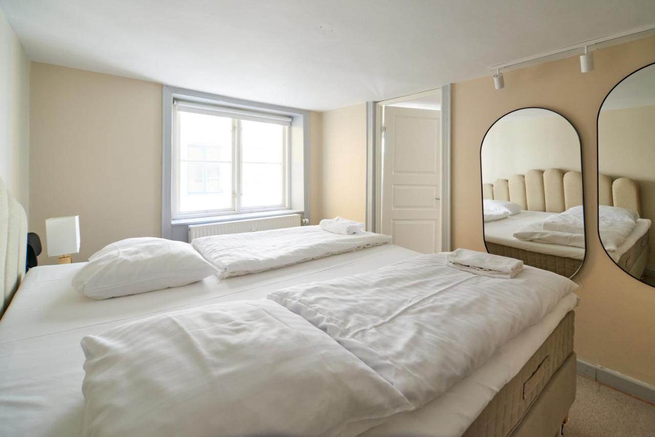 Balcony Apt - Center, 50m To The Metro *