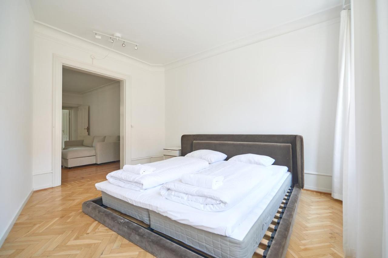Xl Flat W 3 Bedrooms By Kings Garden In Cph