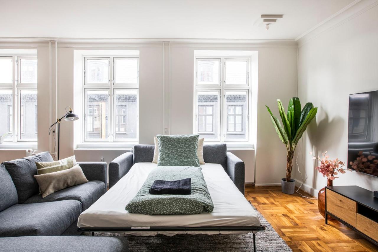 165m2 Luxury Flat In Center