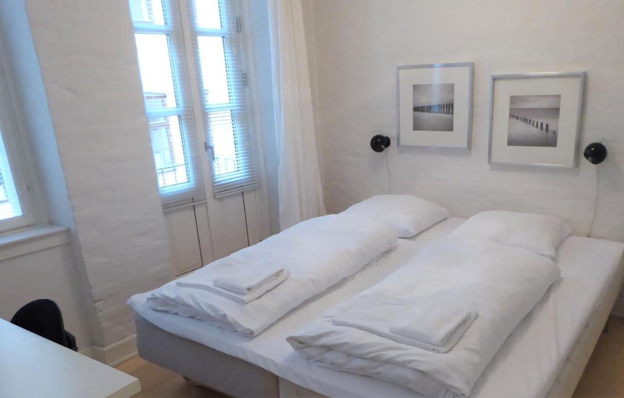 Modern 2-bedroom In Historic City Center Apartment