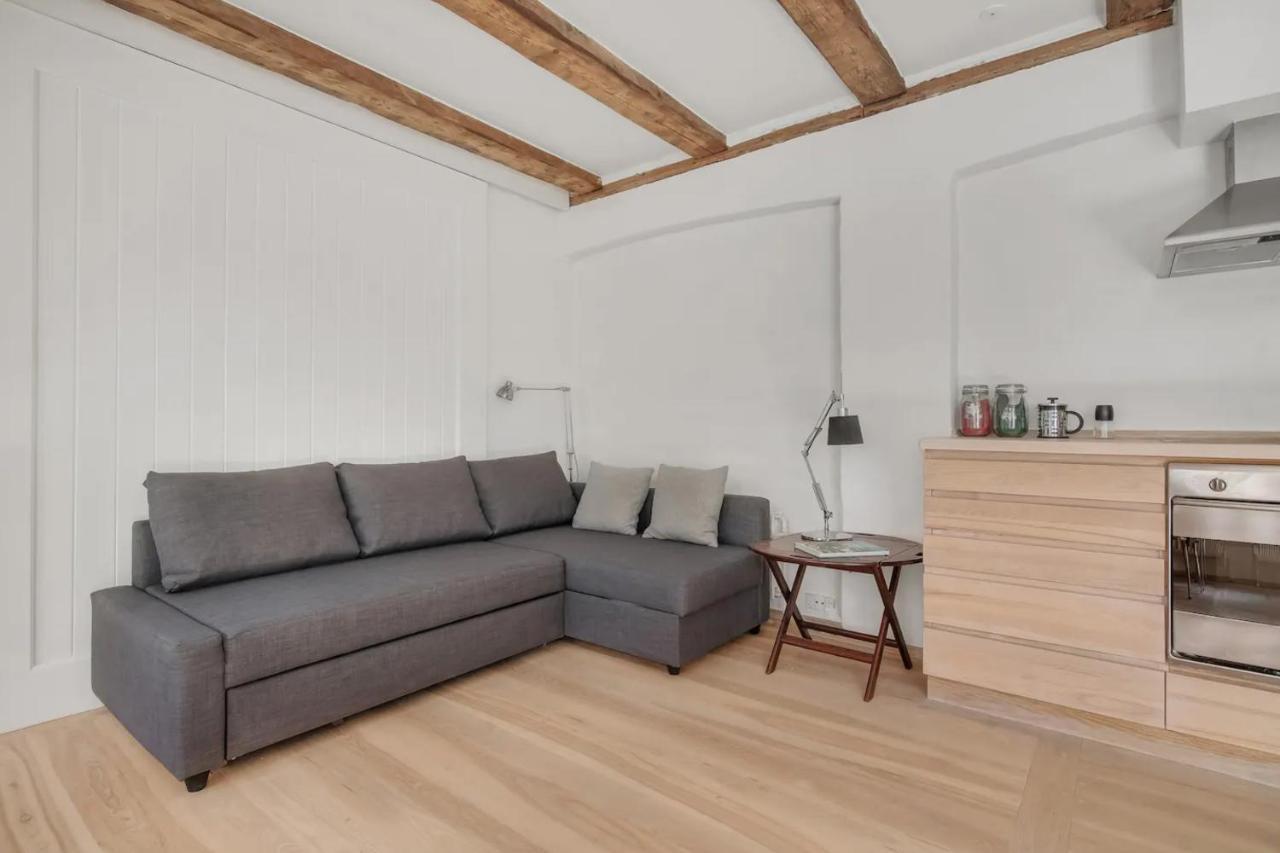 Apartment City With Cosy Backyard In Vibrant Area *