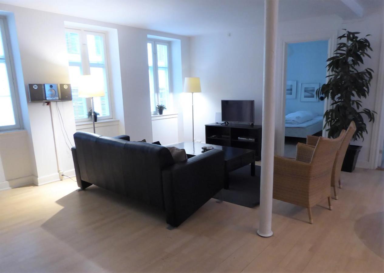 Modern 2-bedroom In Historic City Center *