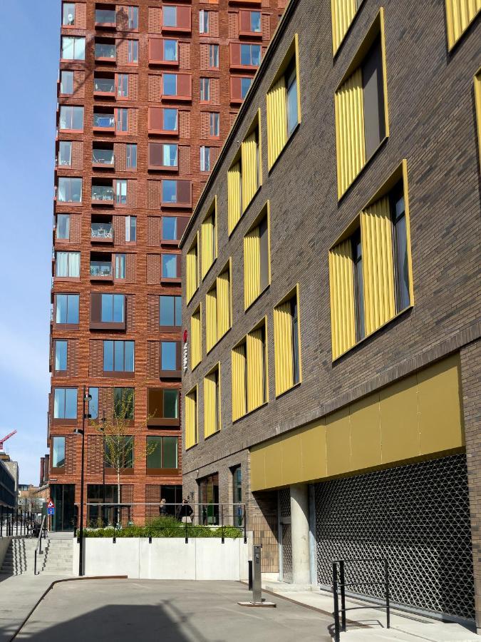New Danish Design Flat - 10 Minutes To Centre Apartment *