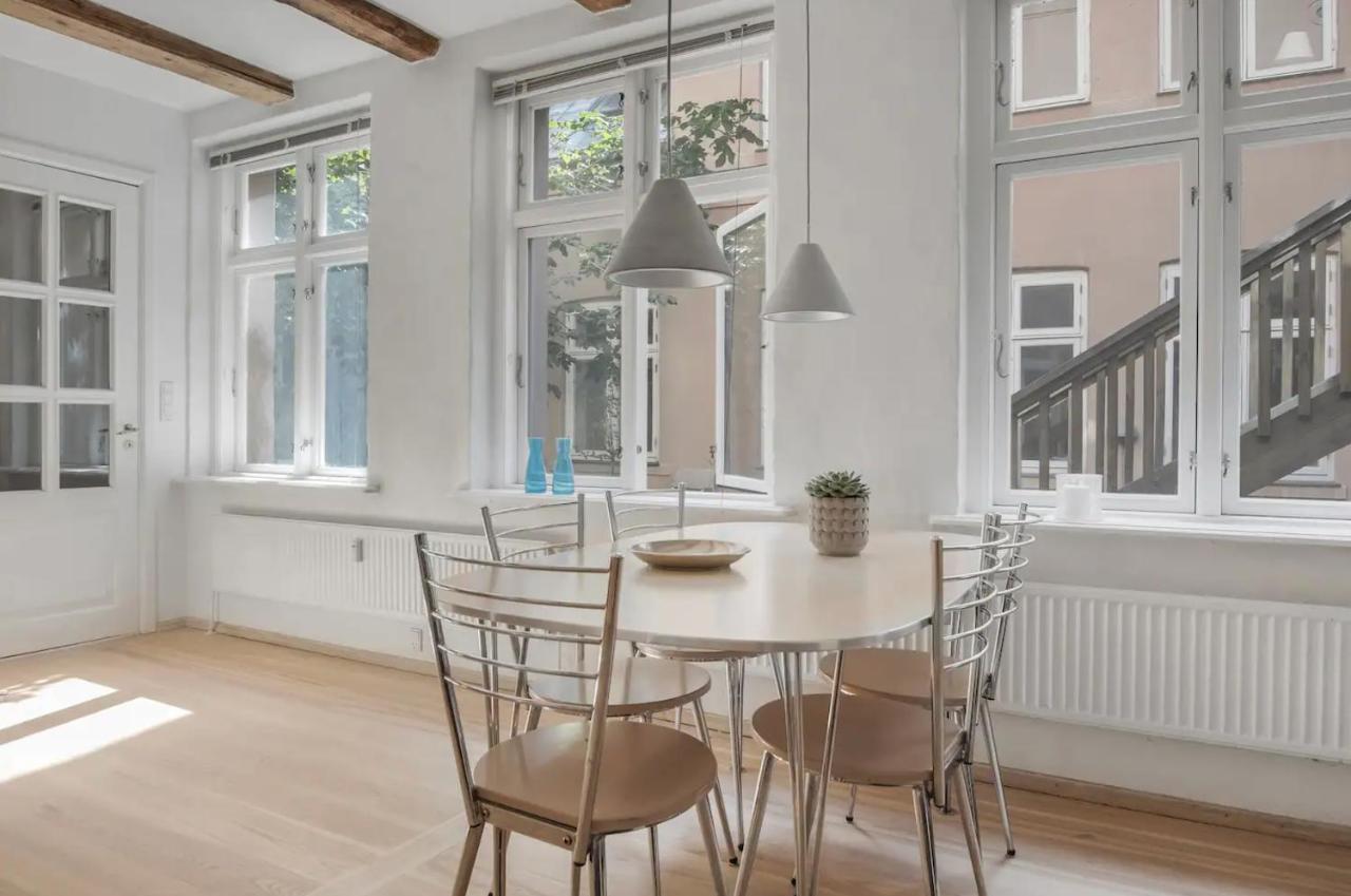 Apartment City With Cosy Backyard In Vibrant Area *