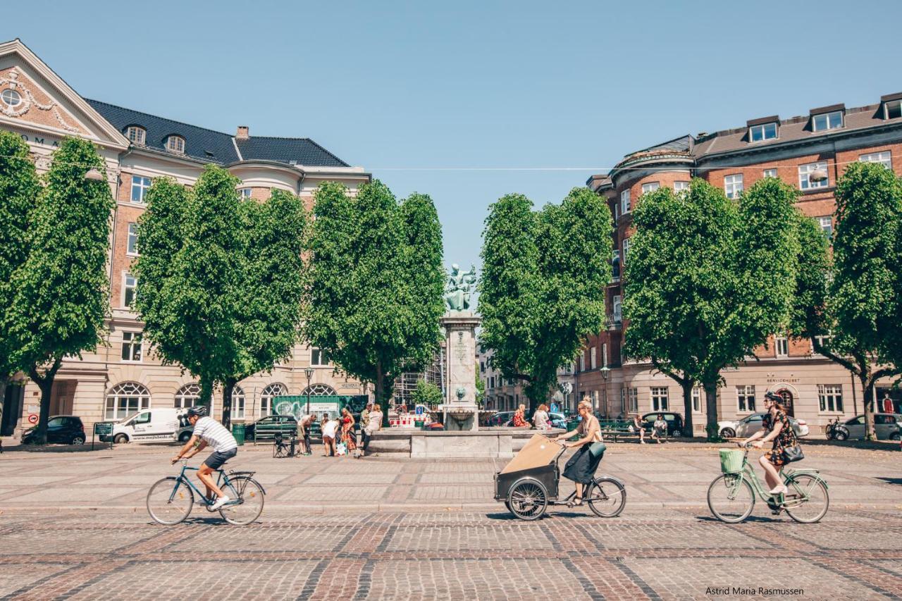 Bright 2-bedroom In Sophisticated Frederiksberg Apartment