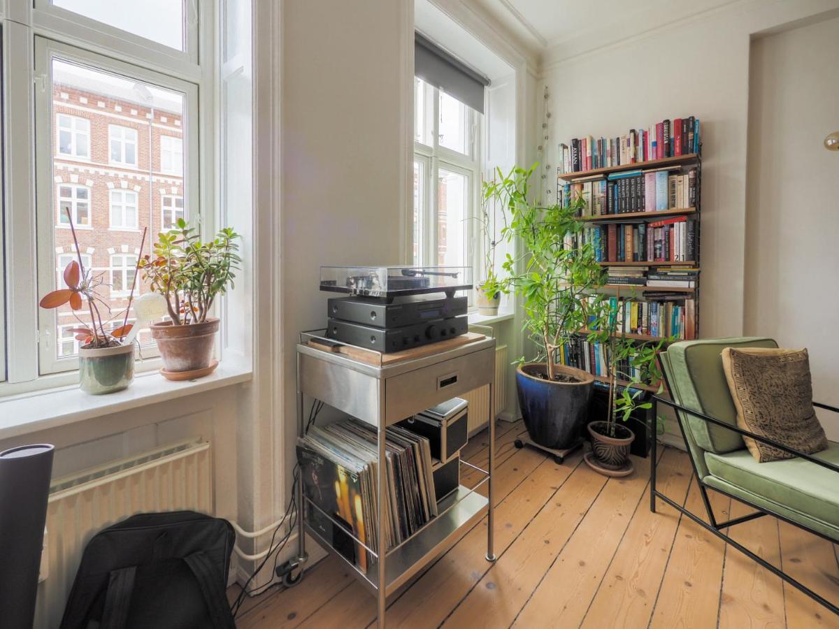 Authentic Danish In Trendy Vesterbro Apartment Copenhagen