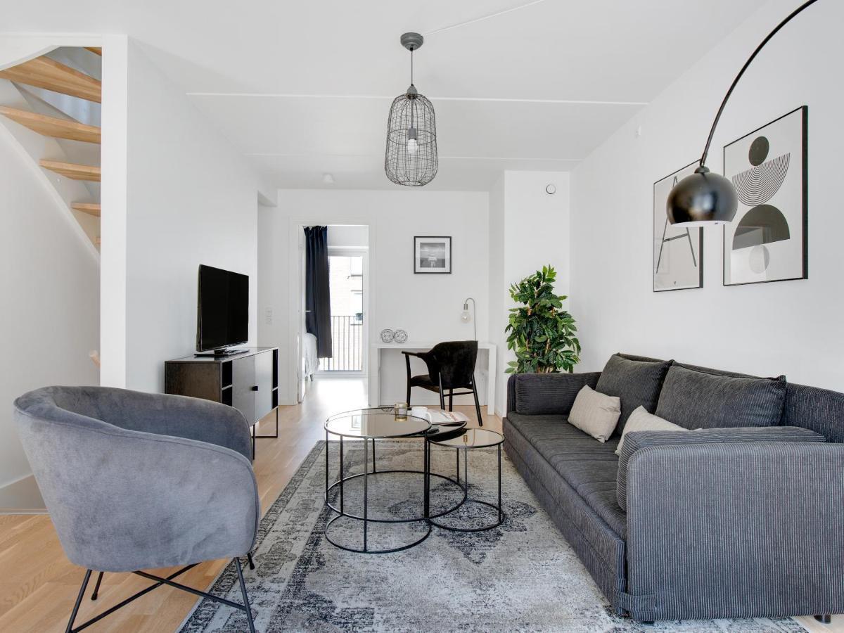 Sanders Field's - Chic Three-bedroom Townhouse With Private Terrace *