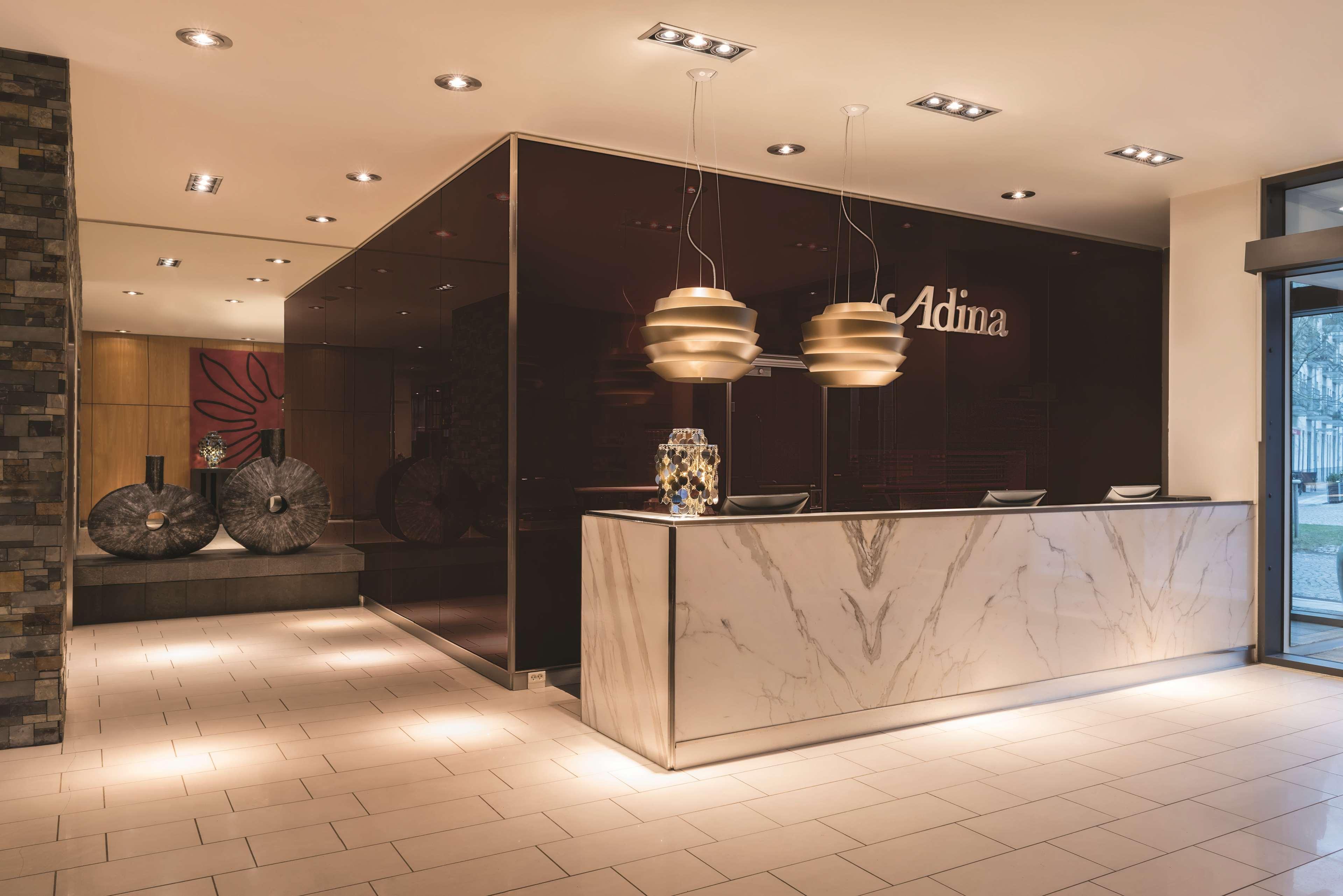 Adina 4*