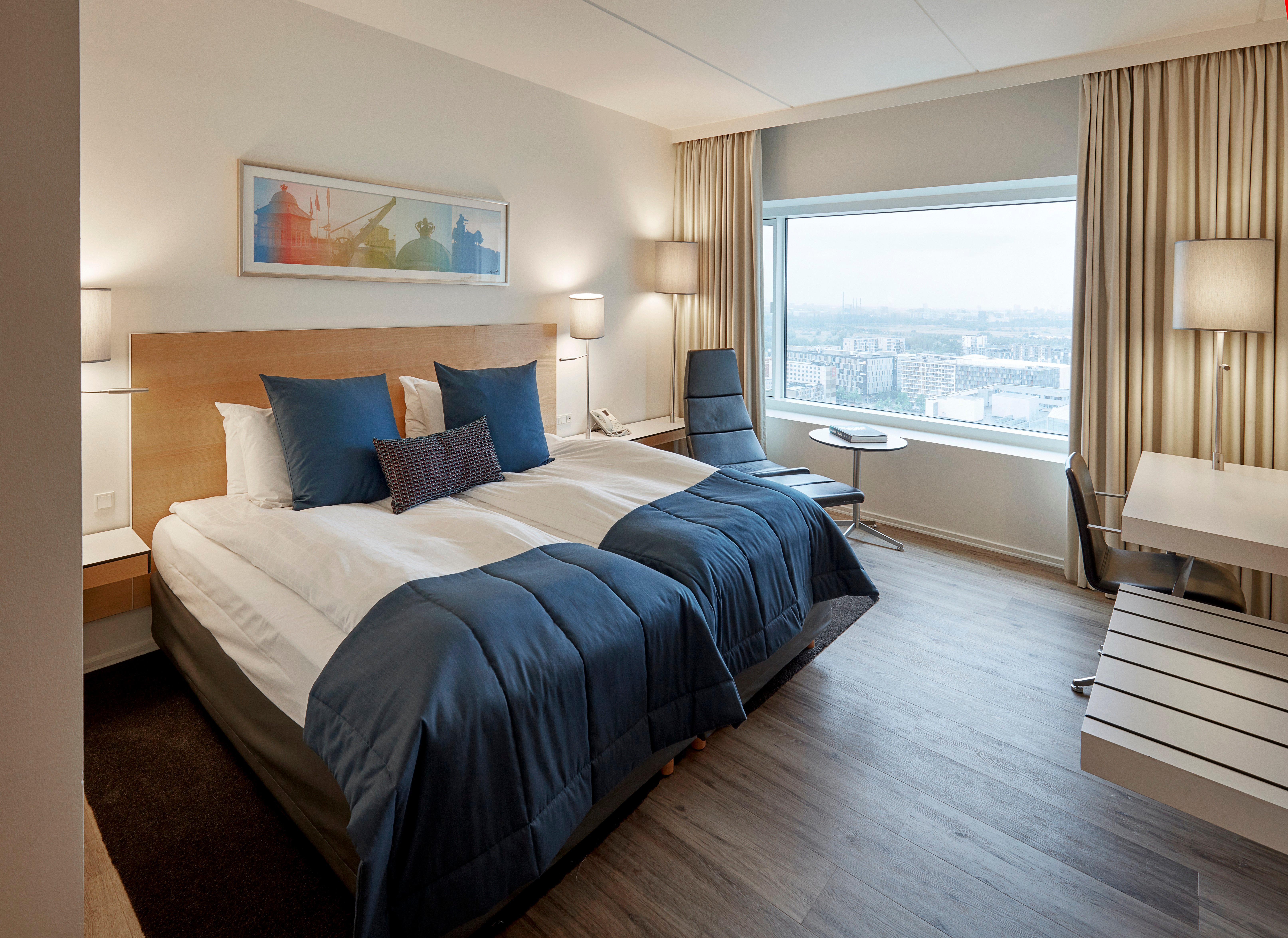 Crowne Plaza Towers By Ihg 4*