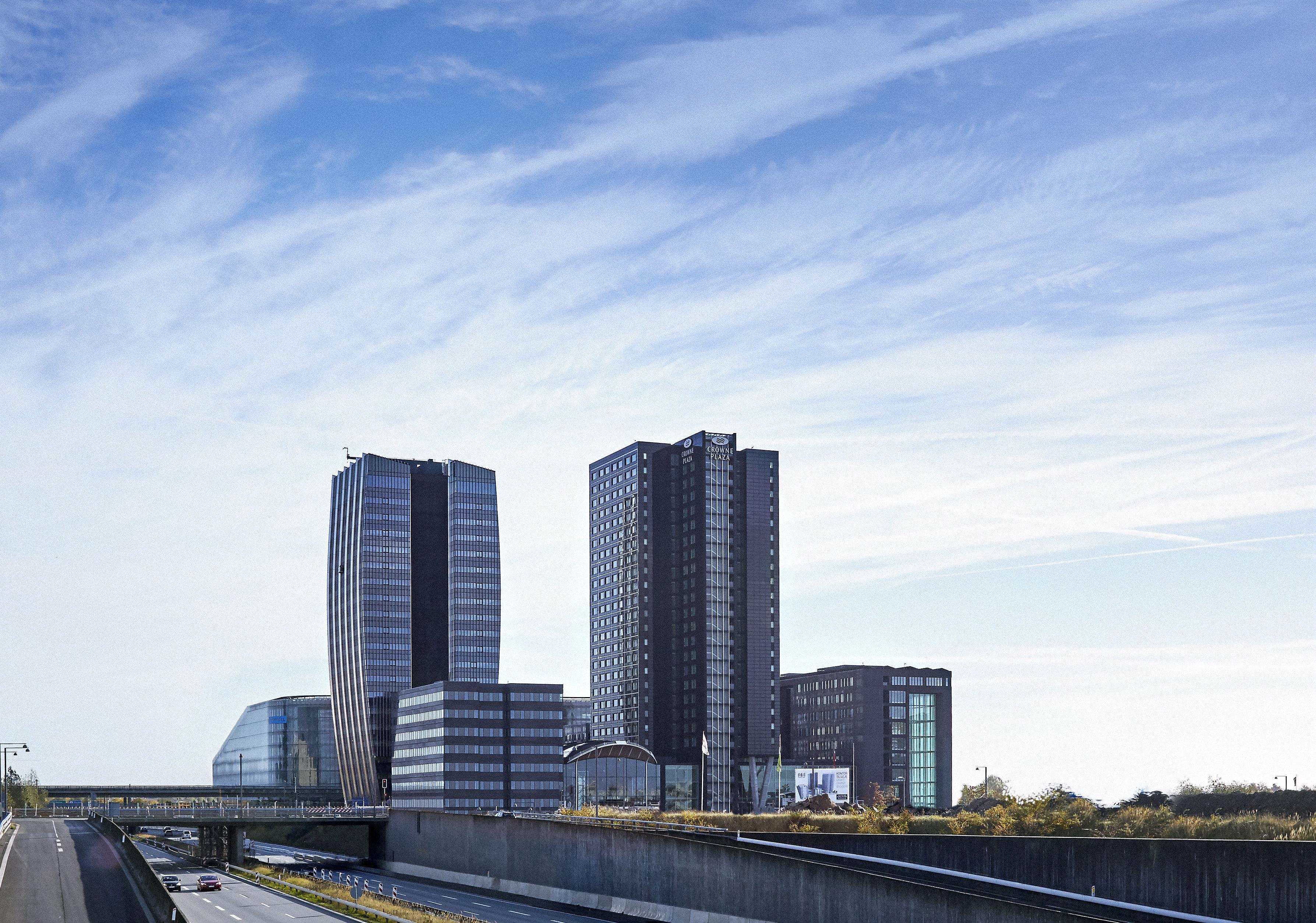 Crowne Plaza Towers By Ihg 4*