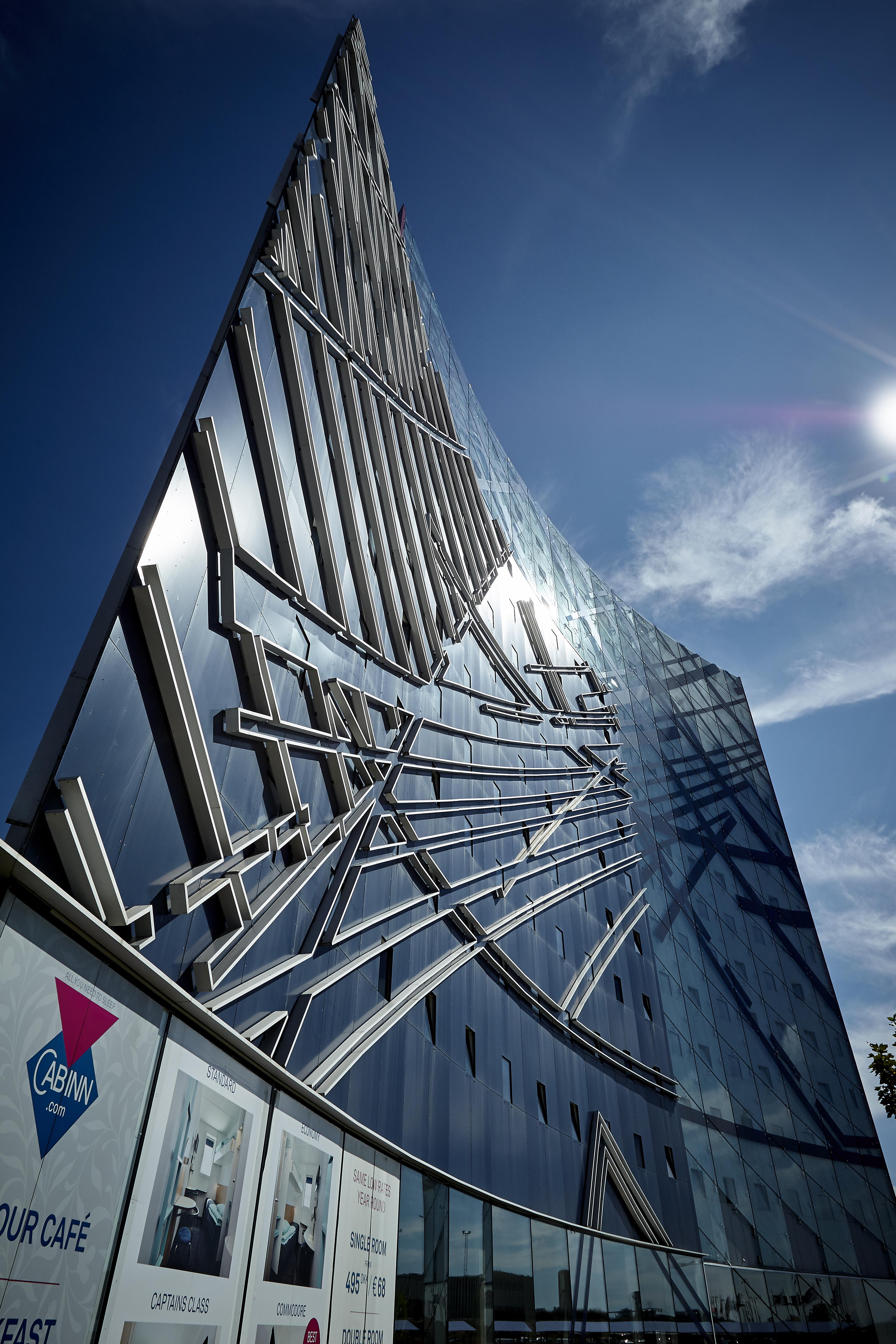Metro Hotel 2*