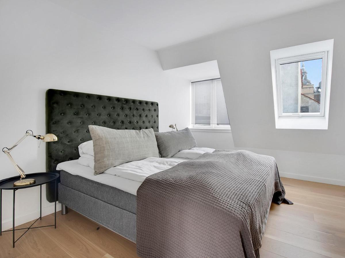 Apartment Sanders King