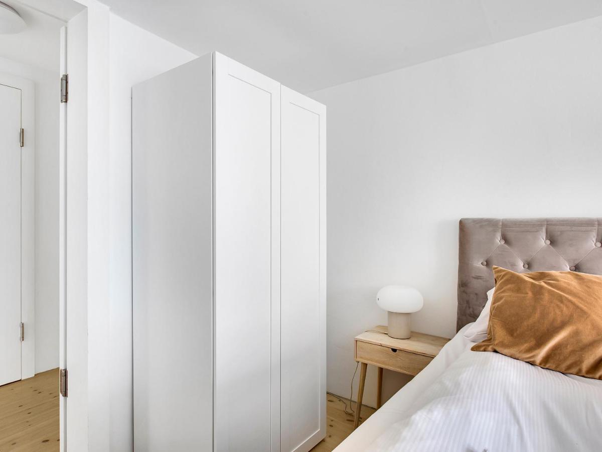 Sanders Main - Endearing Two-bedroom Duplex With A Balcony Next To Magical Nyhavn Appartement Kopenhagen