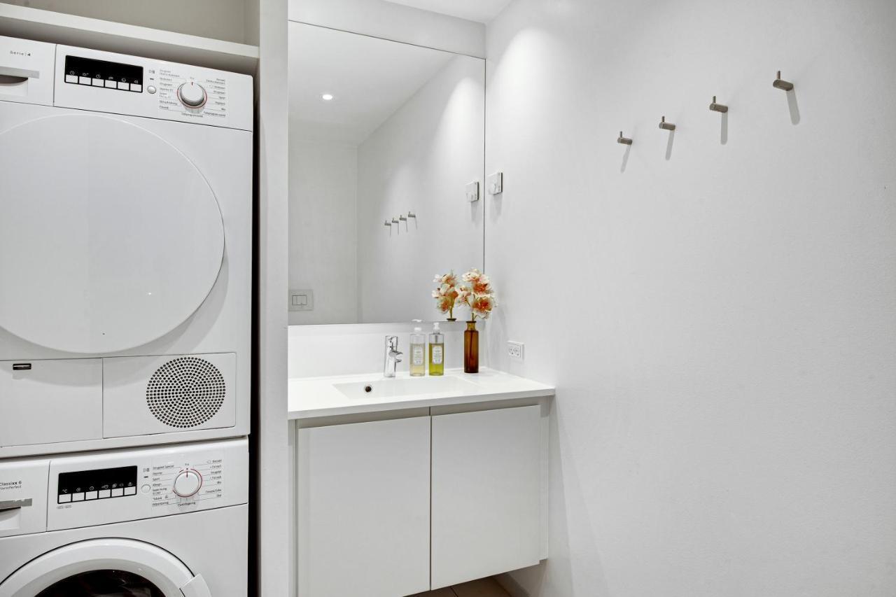 Sanders Arena - Charming Three-bedroom Close To Metro Station Apartment *