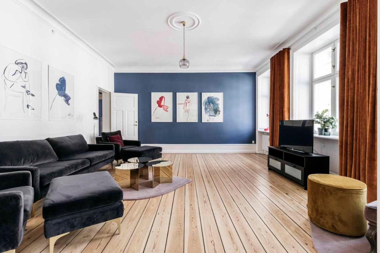 Queens Palace Apartment