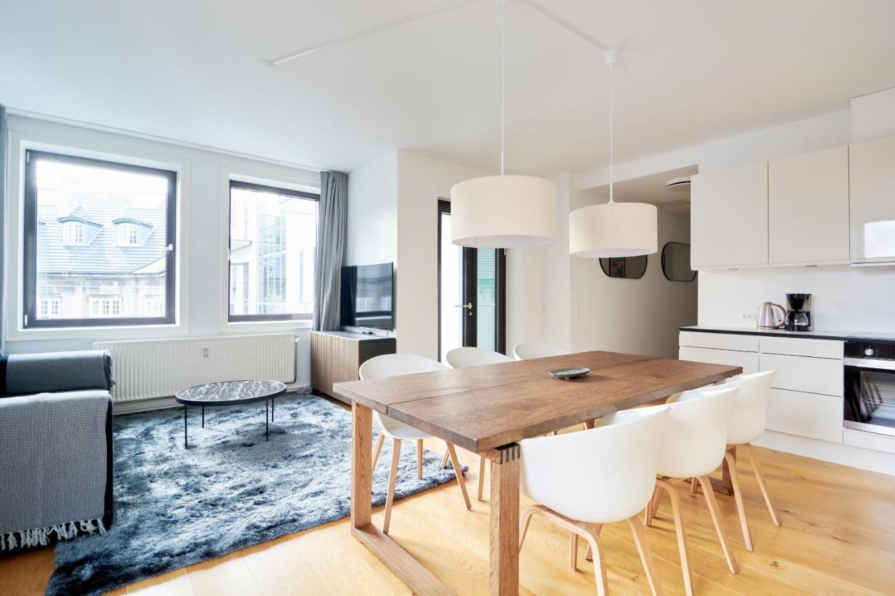 Stylish 2br W Private Balcony In Cph Centre * Kööpenhamina