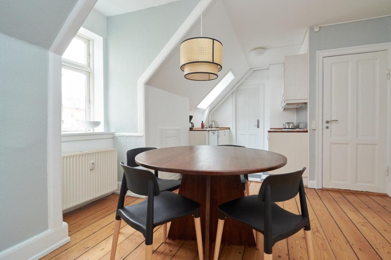 Stylish 5 Person Flat In Vibrant Urban Area Apartamento *