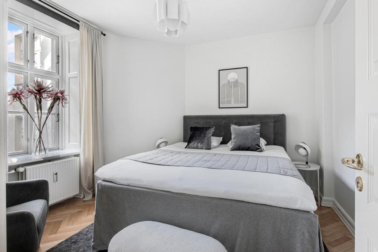 Sanders Frontier - Endearing Two-bedroom Near Royal Palace Appartement