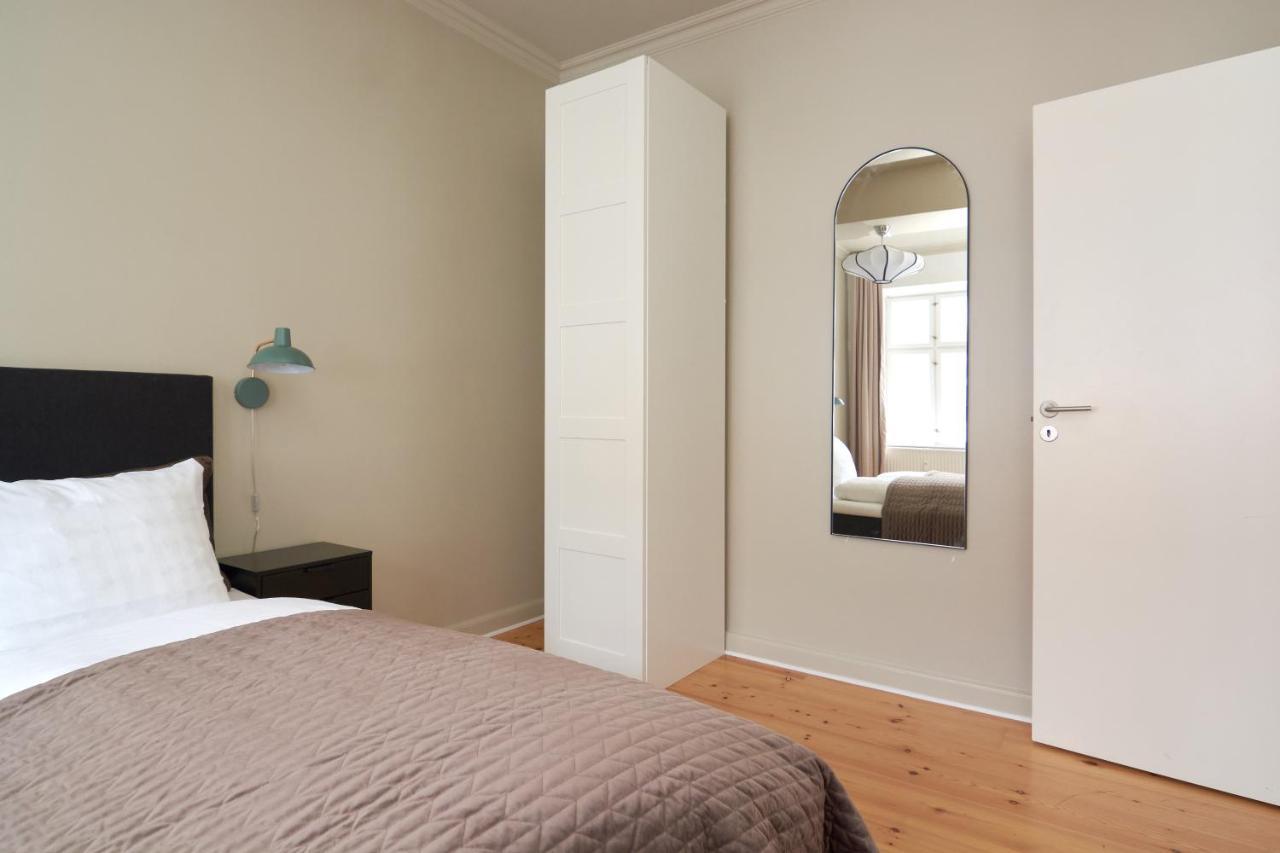Spacious 3b W Double Beds Centre