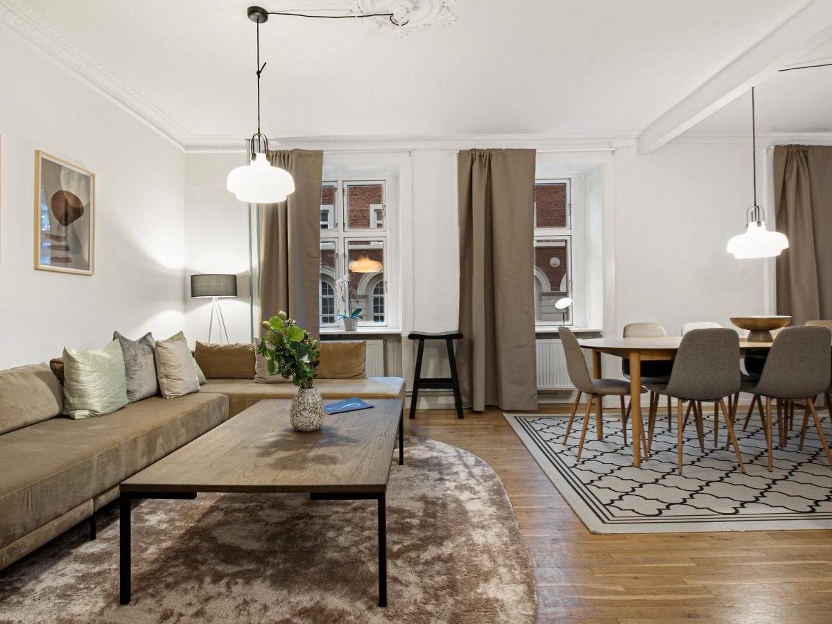 Huoneisto Sanders Stage - Enchanting Four-bedroom Near Nyhavn