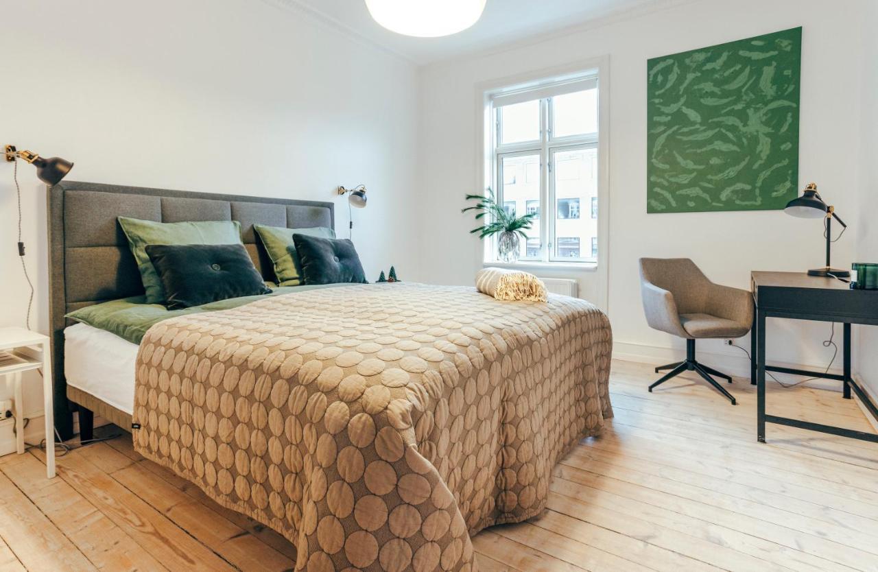 Elegant, Evocative And Cosy In Osterbro With A Panoramic View. Eco-friendly. 1km Harbour/ Beach, 3km- Center, 13km-airport. Apartment