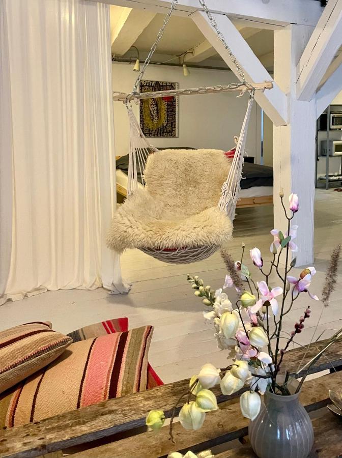 A Charming And Beautiful Oasis In The Heart Of *