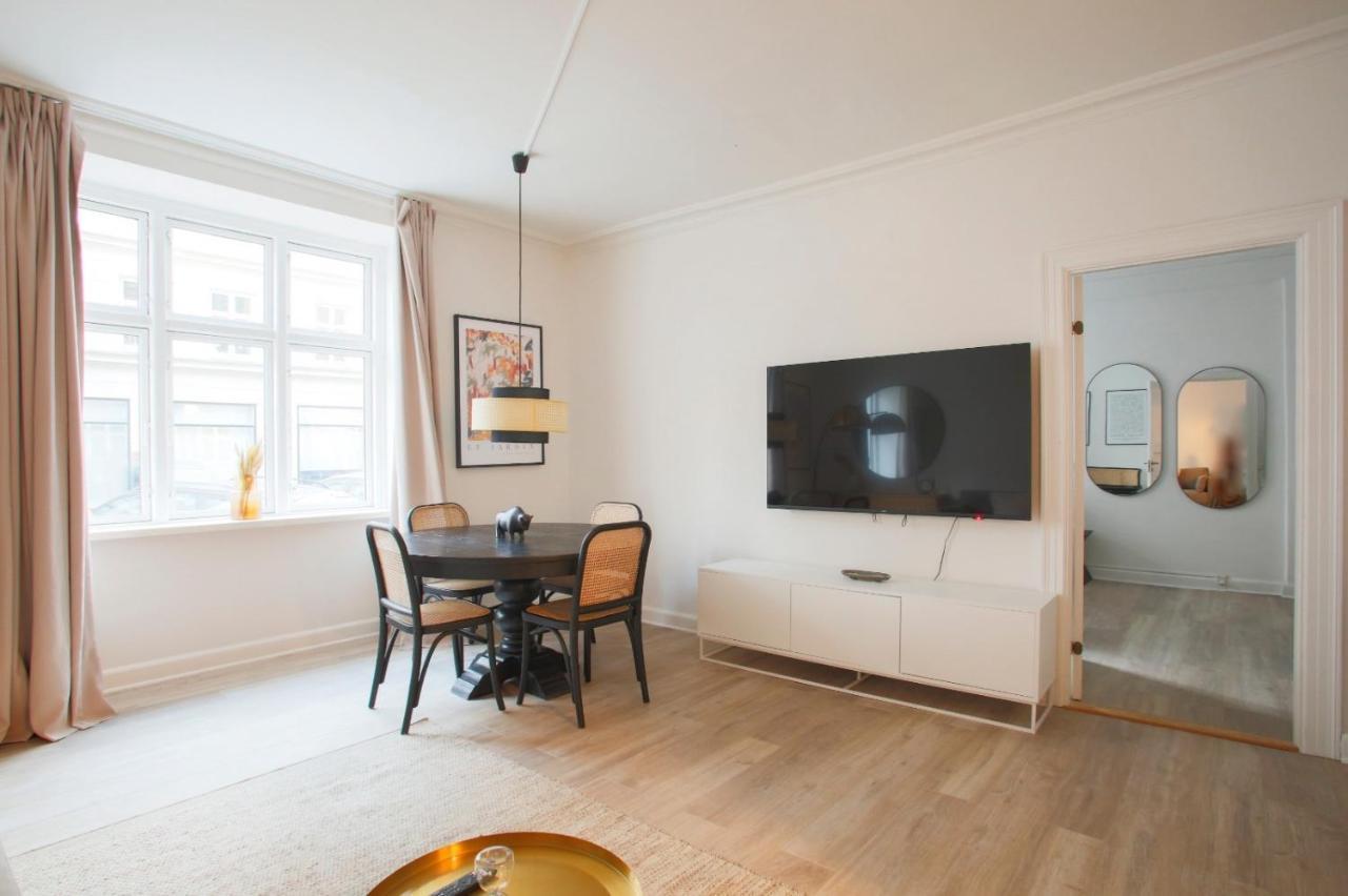 Homely 1 Bedroom Flat By The Lakes Copenhagen