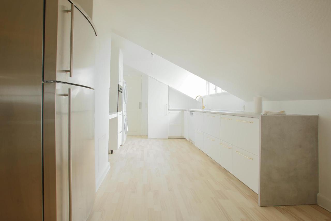 Unique 5 Bedroom Flat W Exposed Beams In Appartement Copenhague