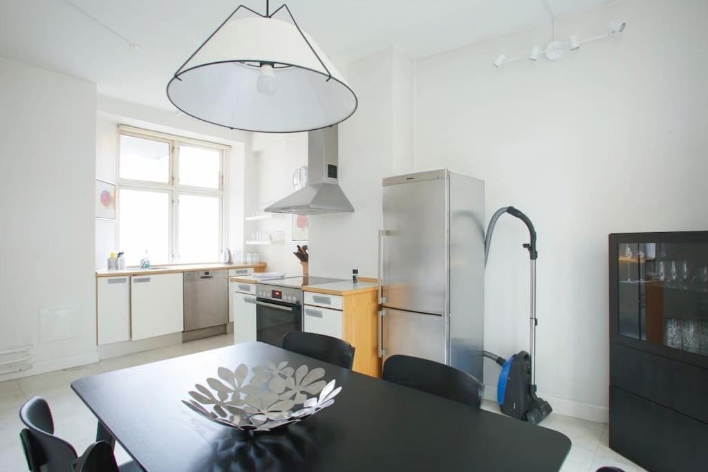 Large & Bright 3br Flat W Whirlpool Near Metro Copenaghen