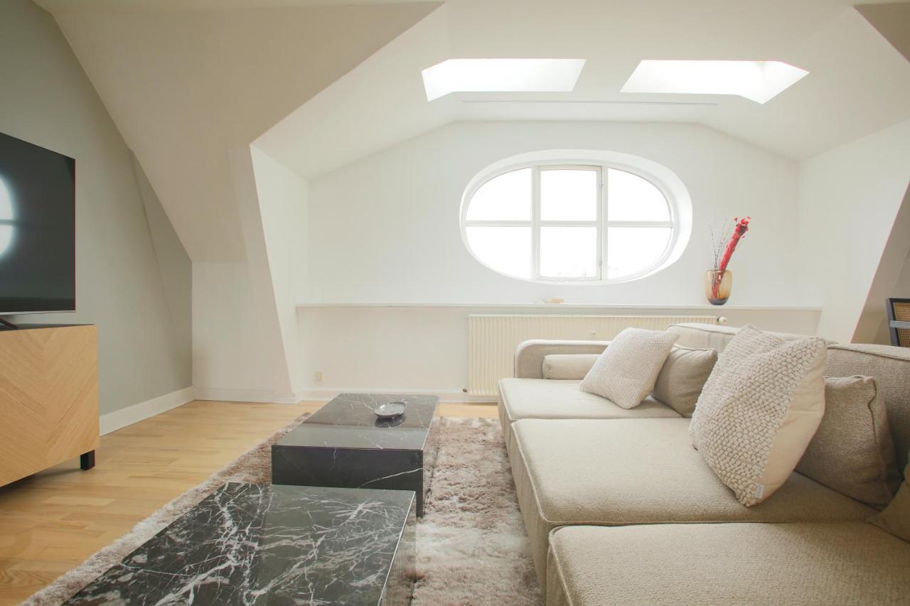 Unique 5 Bedroom Flat W Exposed Beams In *