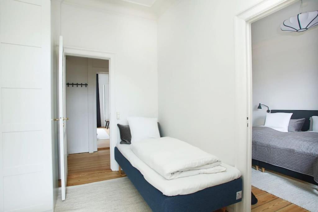 3 Bedroom Flat With Balcony In Peaceful Neighbourhood * Kööpenhamina