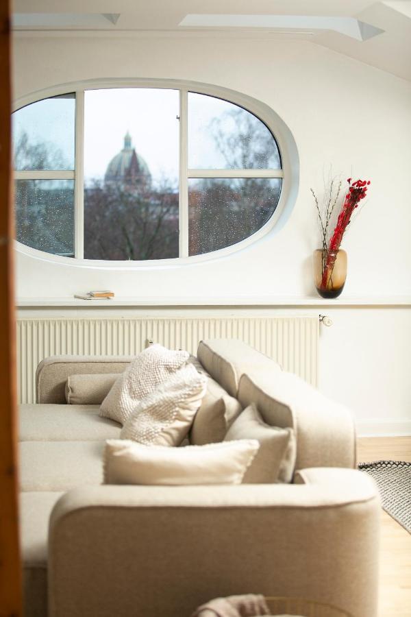 Unique 5 Bedroom Flat W Exposed Beams In