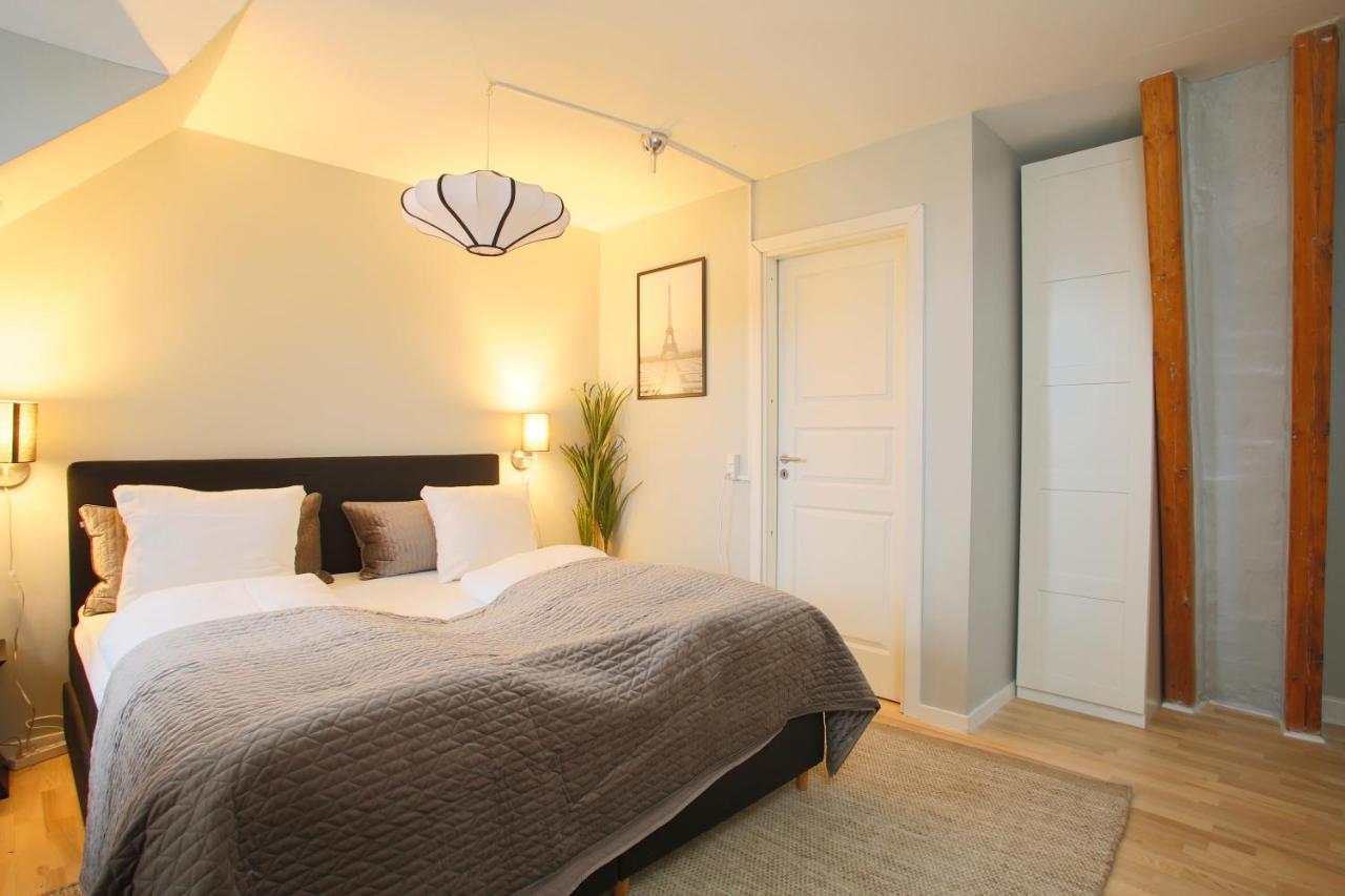 Unique 5 Bedroom Flat W Exposed Beams In