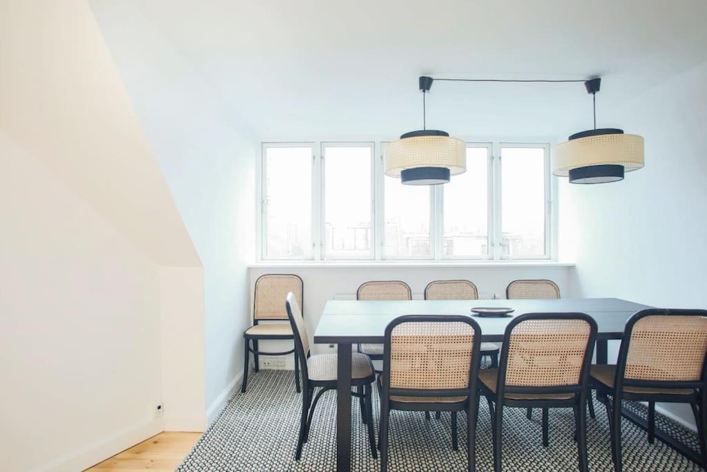 Bright 3br Flat With Balcony And Amazing View
