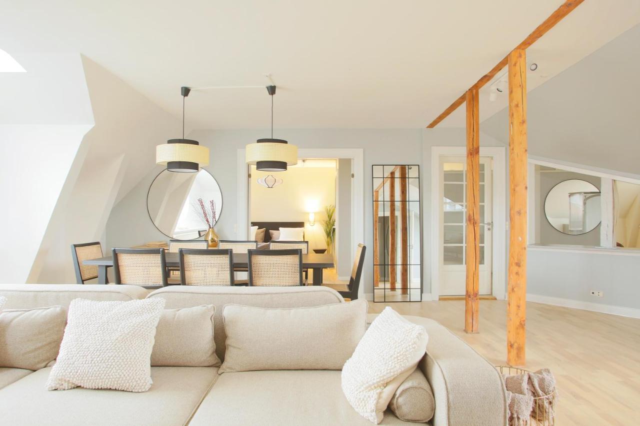 Unique 5 Bedroom Flat W Exposed Beams In