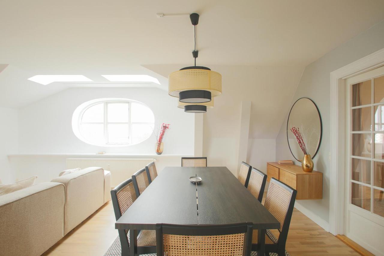 Unique 5 Bedroom Flat W Exposed Beams In *