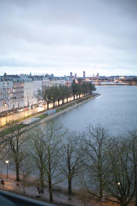 Bright 3br Flat With Balcony And Amazing View