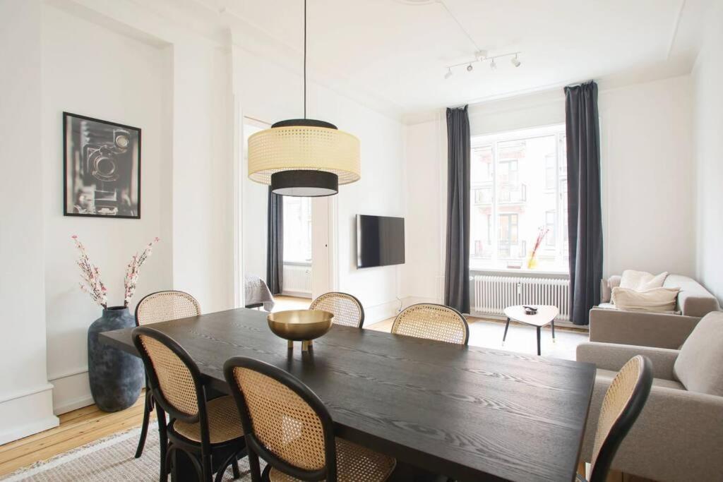 3 Bedroom Flat With Balcony In Peaceful Neighbourhood Apartment Copenhagen