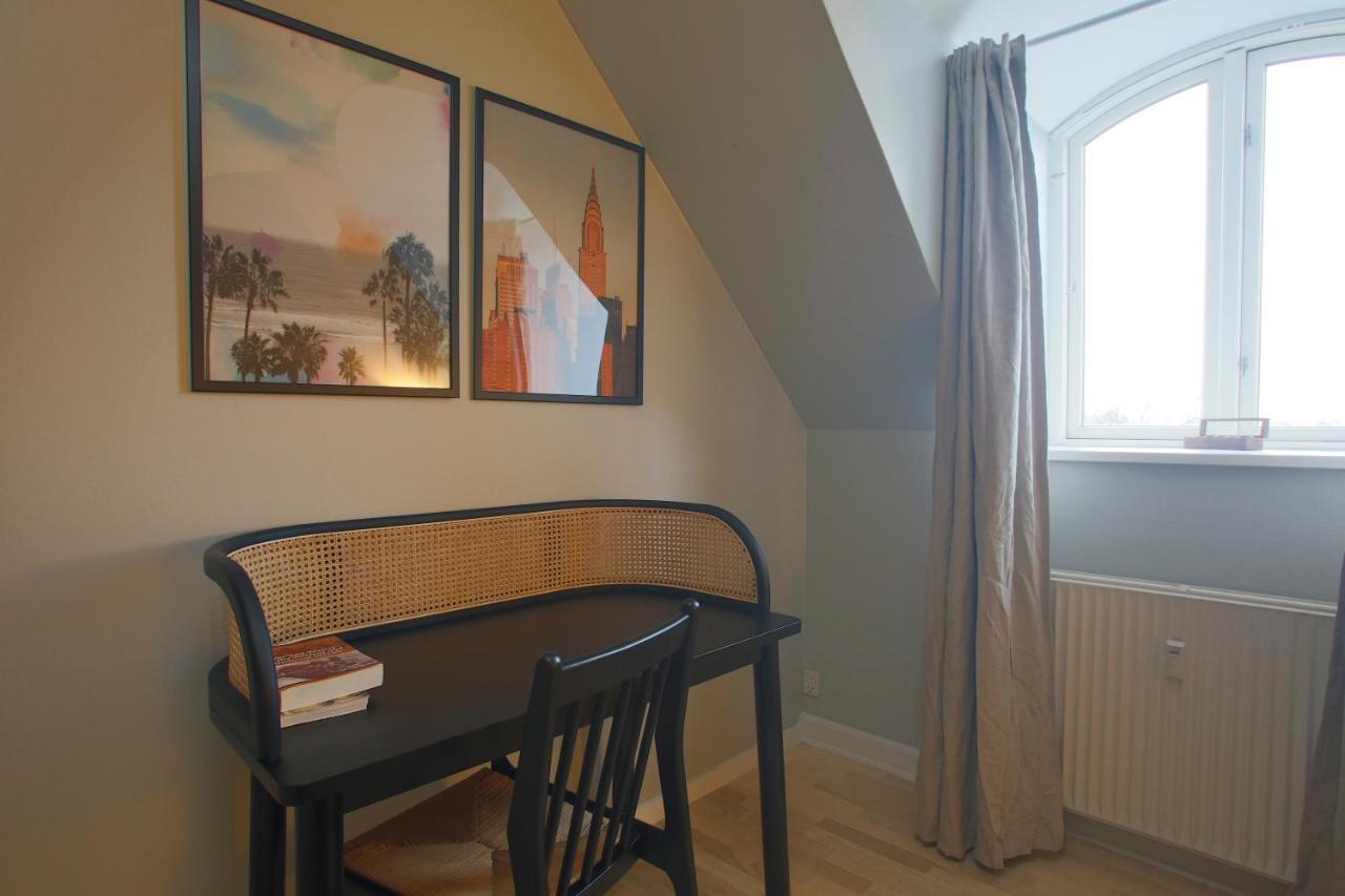 Unique 5 Bedroom Flat W Exposed Beams In Copenhague