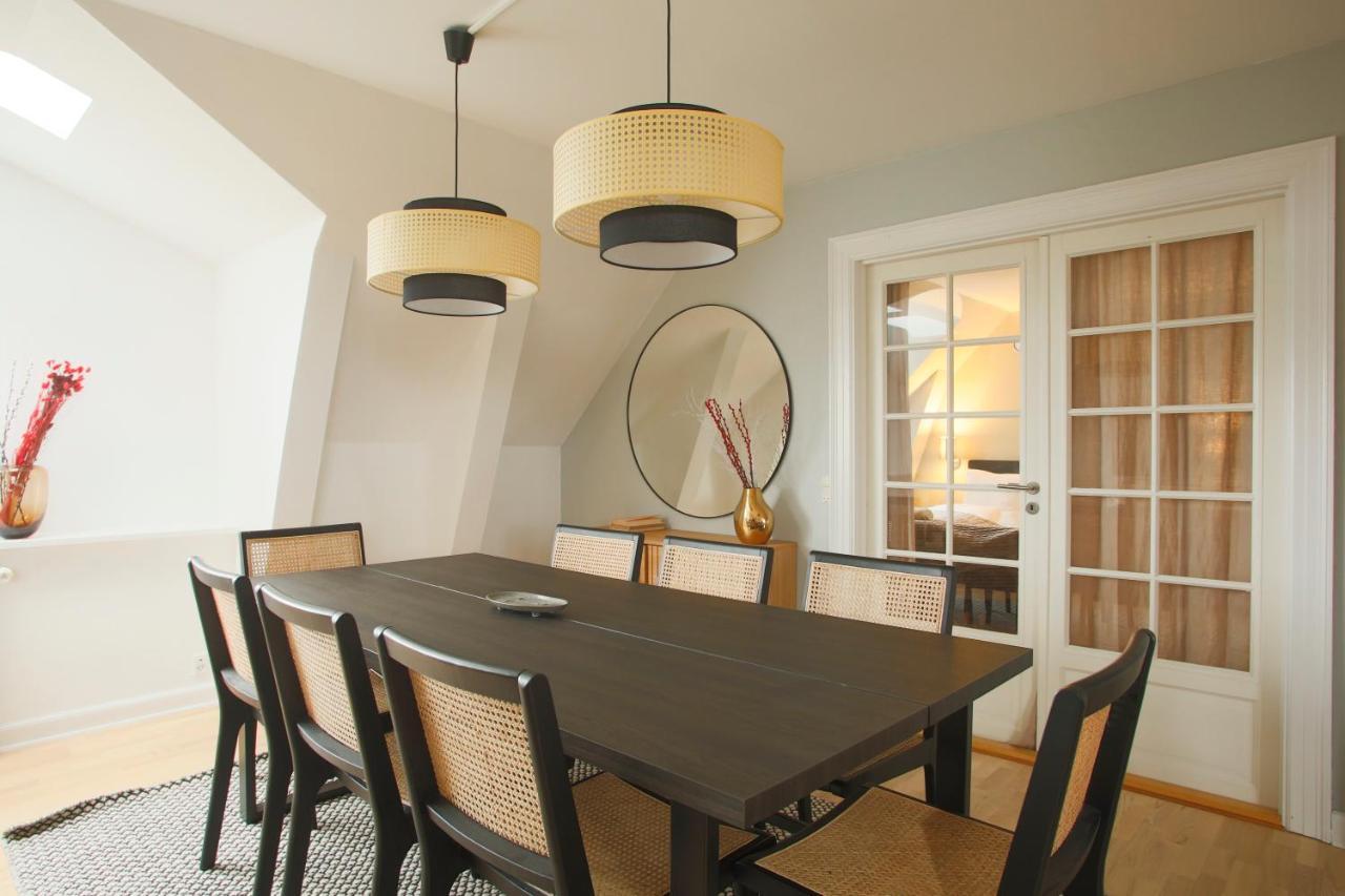 Unique 5 Bedroom Flat W Exposed Beams In