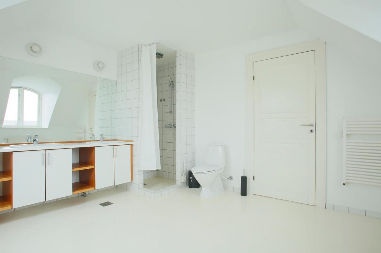 Unique 5 Bedroom Flat W Exposed Beams In Appartement Copenhague