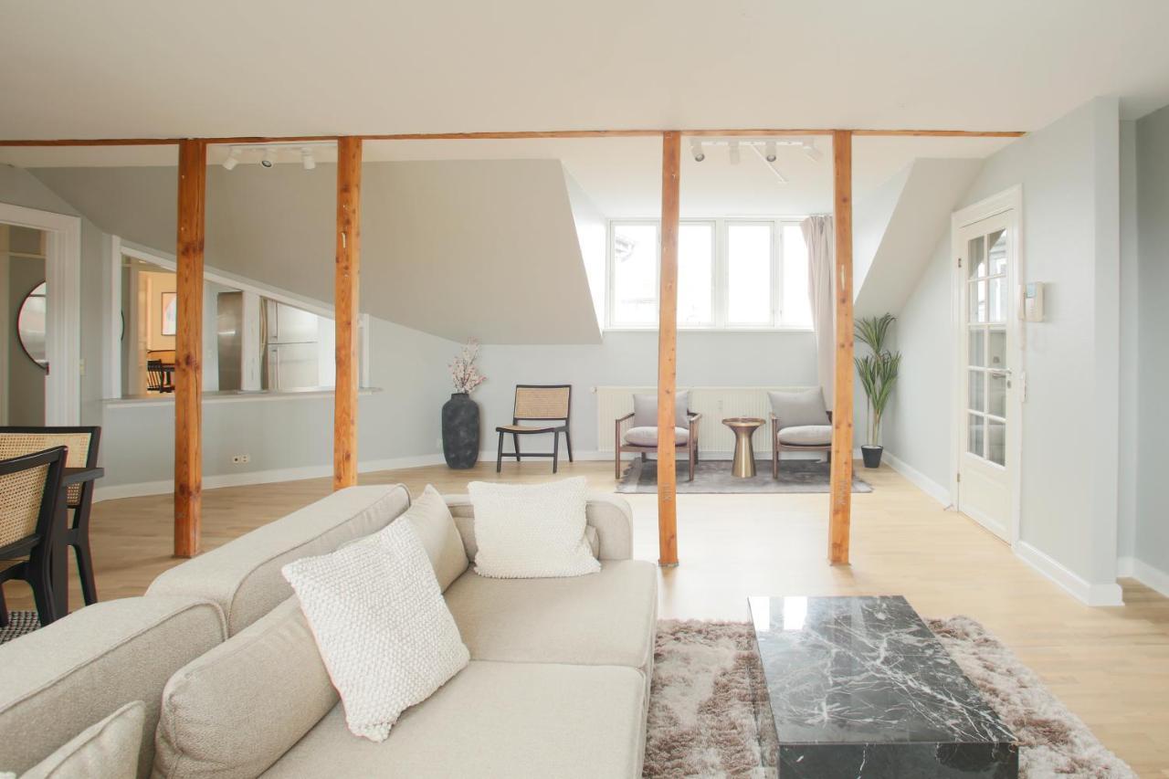 Unique 5 Bedroom Flat W Exposed Beams In Apartment *