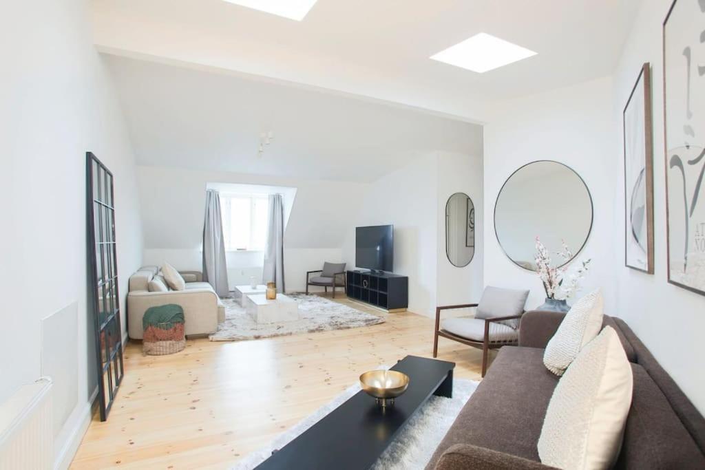 Bright 3br Flat With Balcony And Amazing View Lejlighed *