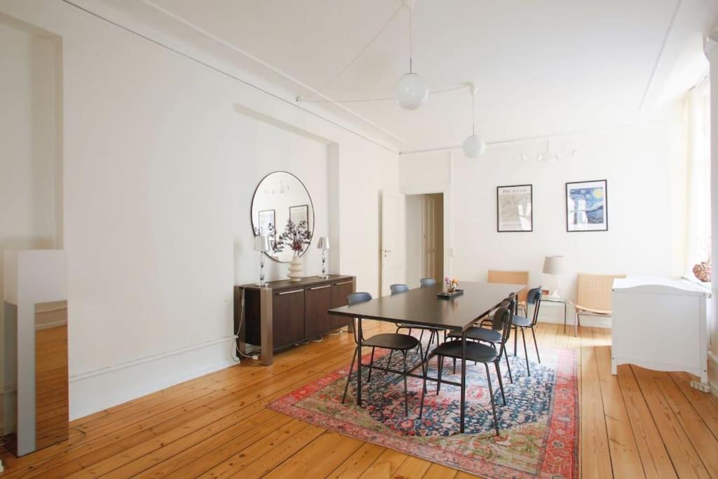 Appartamento Large & Bright 3br Flat W Whirlpool Near Metro